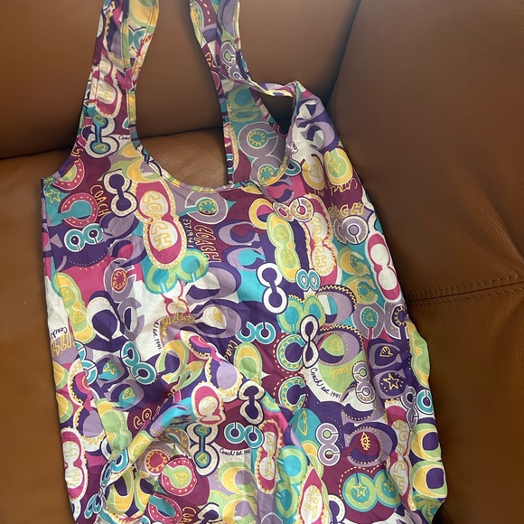 Coach POPPY GLAM SIGNATURE Sis Print Fold Packable Shopper Travel Tote 62112 NWT - Picture 1 of 12